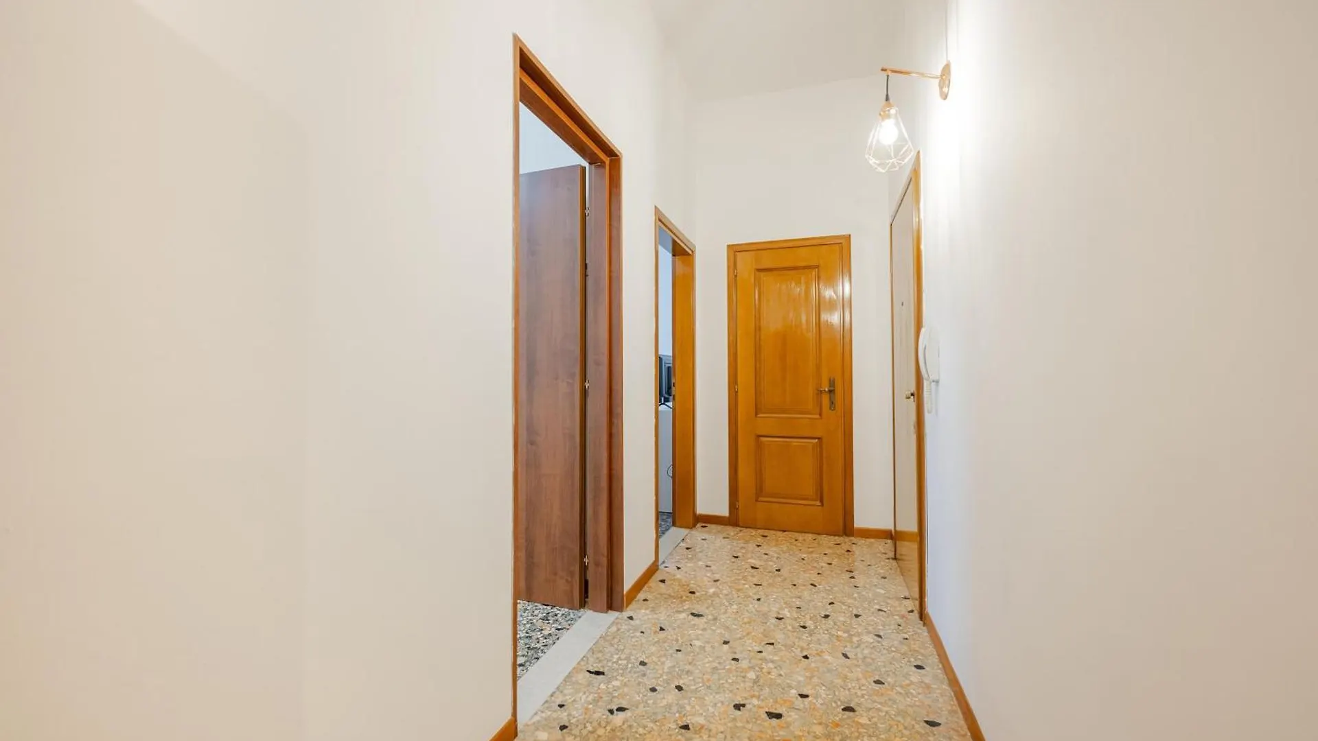 דירה Tatiana Flat - 10 Minutes To Venice - Mestre Train Station - Free Parking איטליה